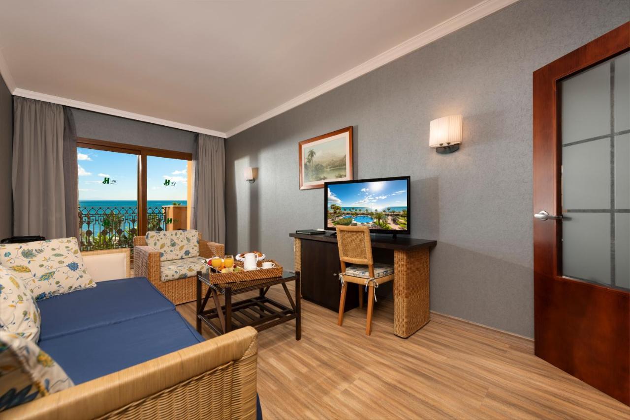 Junior Suite mit Terrasse und Meerblick.