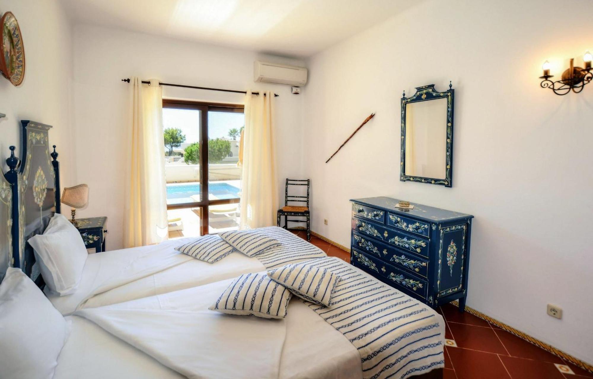 Villa mit 4 Schlafzimmern