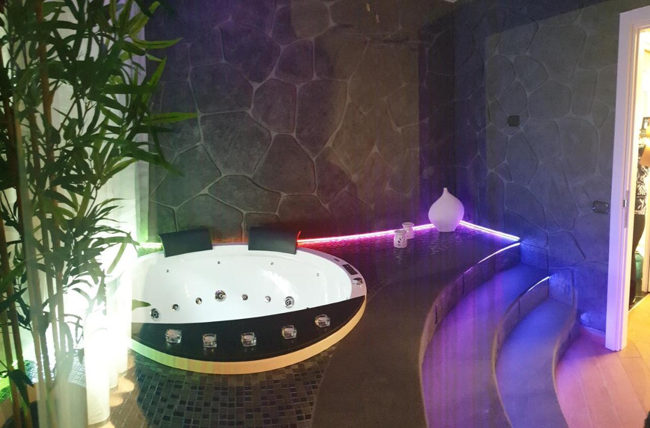 Queen Room with Spa Bath,1009622179:JPEG