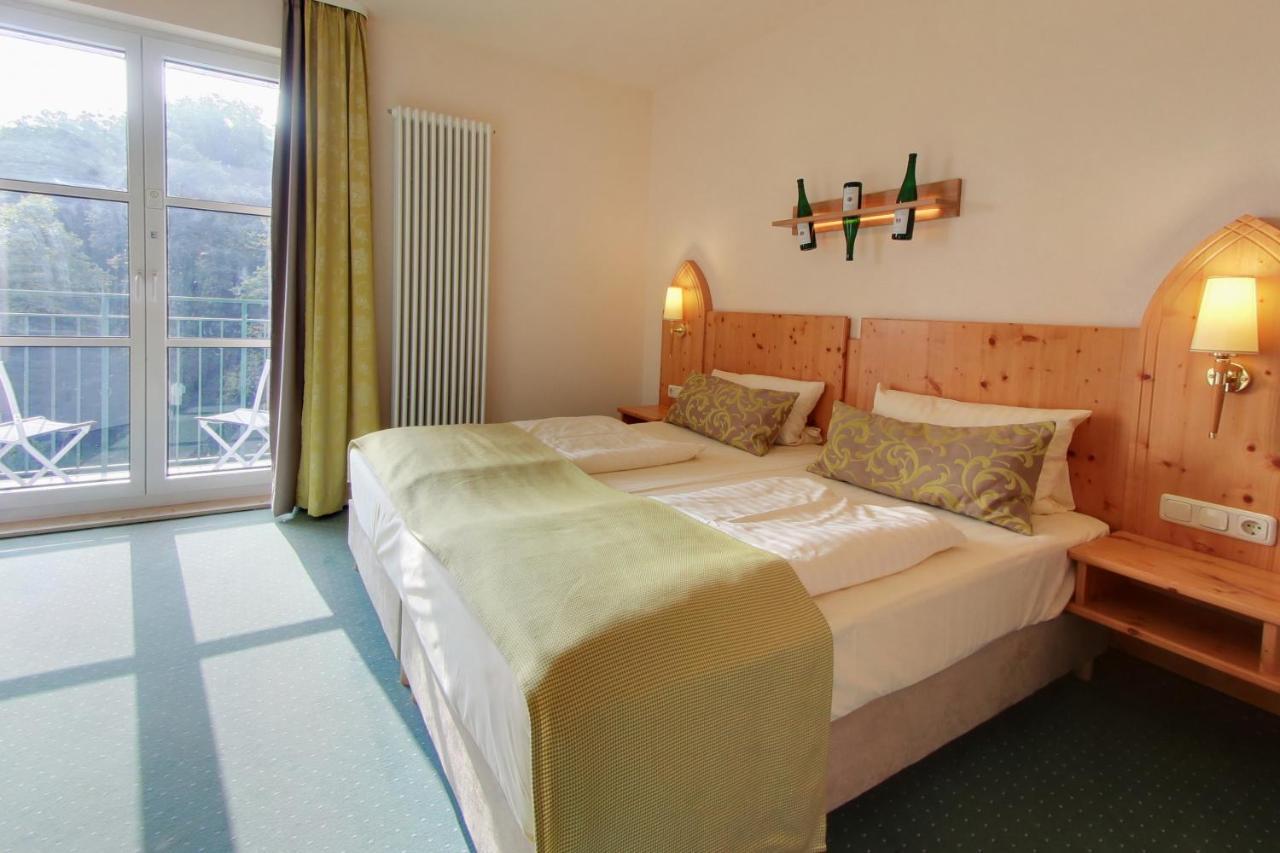 Doppelzimmer mit Balkon inklusive Wellness und Halbpension