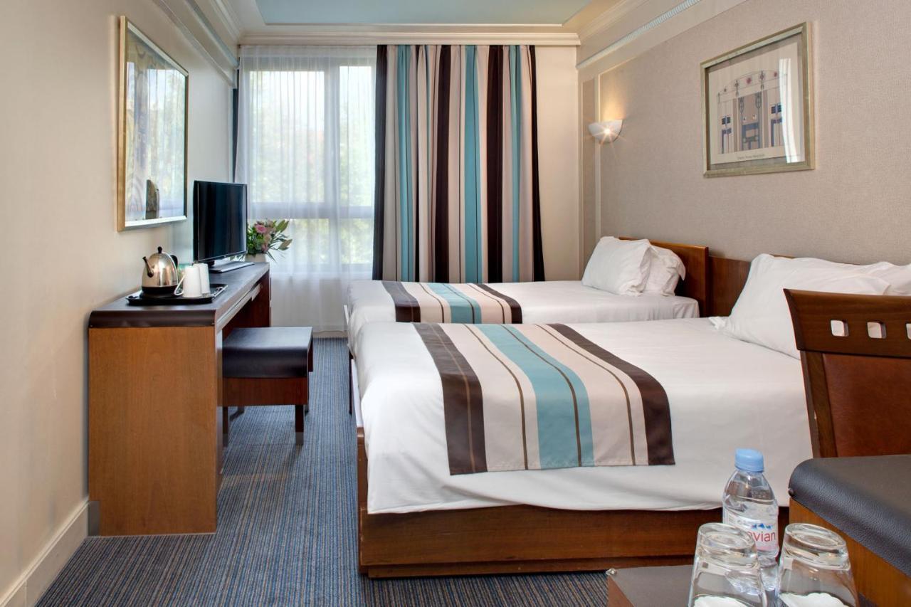 Twin Room,818164751:JPEG