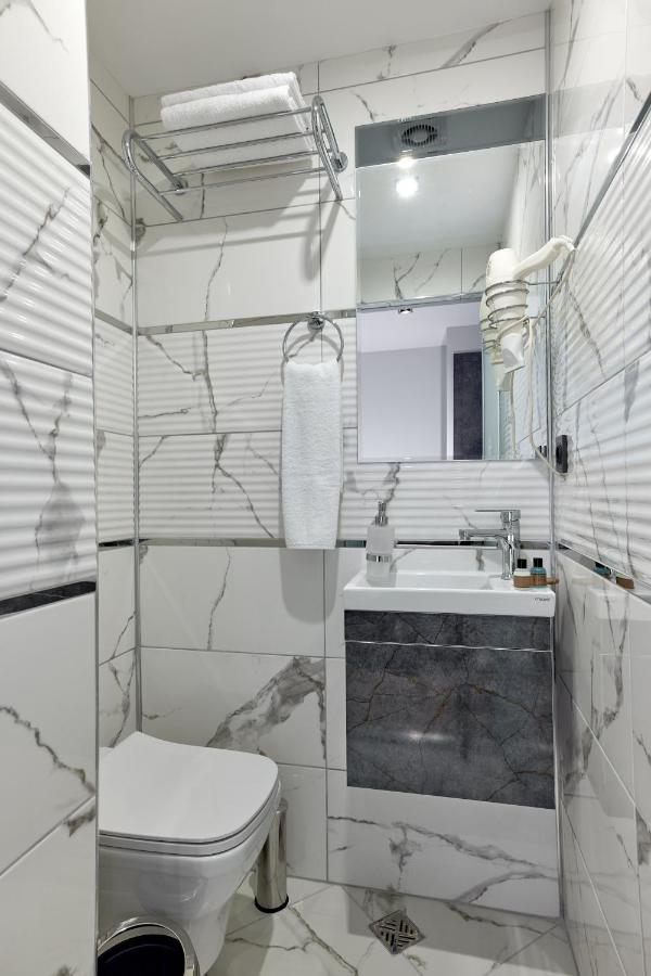 Single Room,1032253811:JPEG