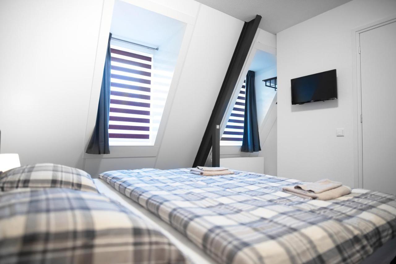 Double or Twin Room with Private Bathroom,1037880952:JPEG