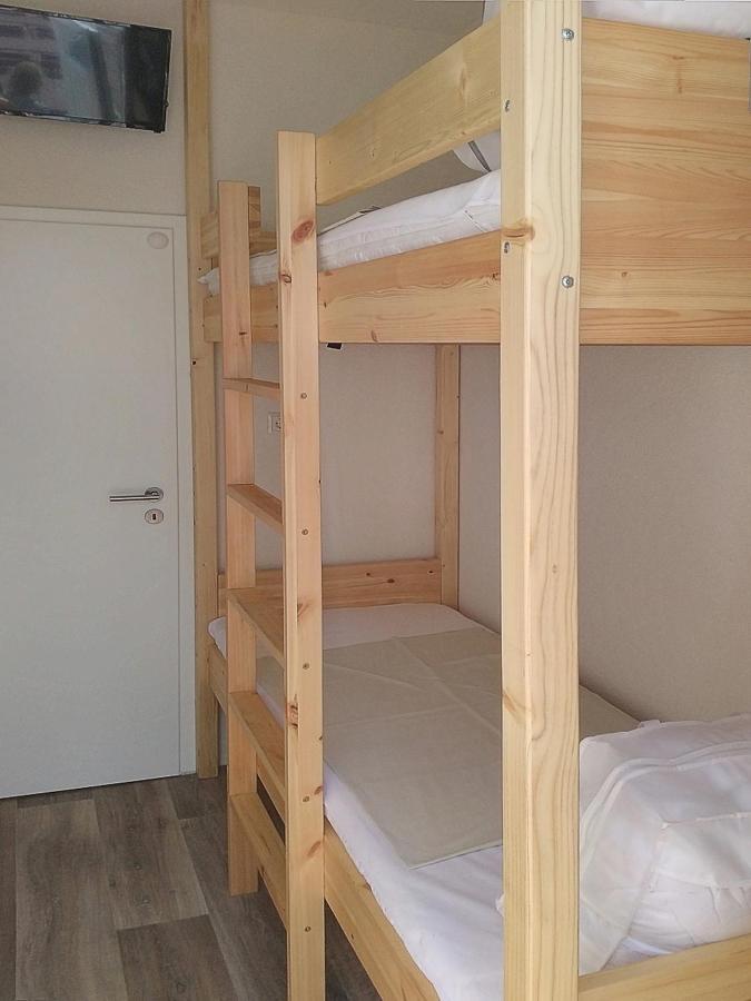 Vierbettzimmer mit eigenem Bad