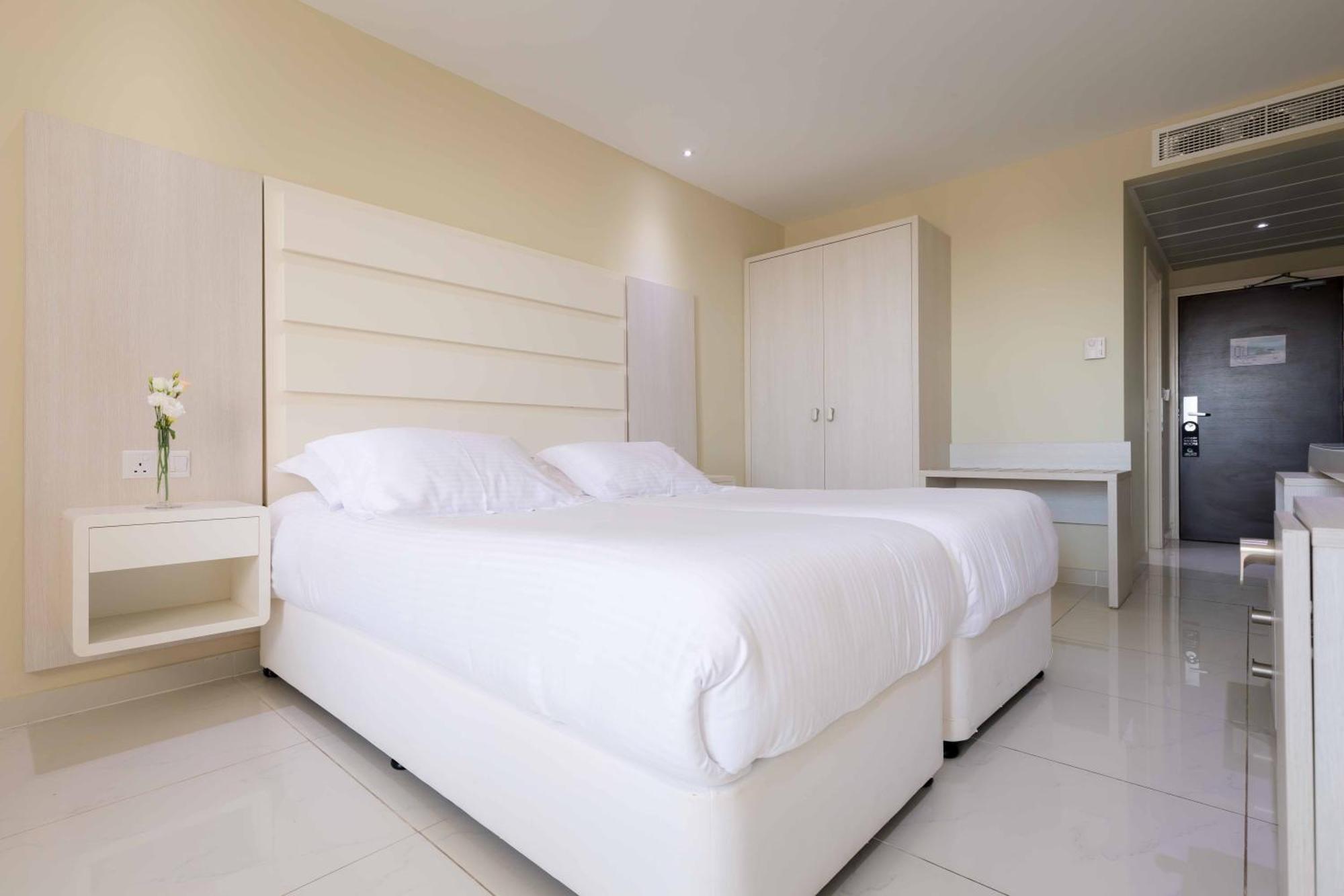 Zweibettzimmer mit Meerblick