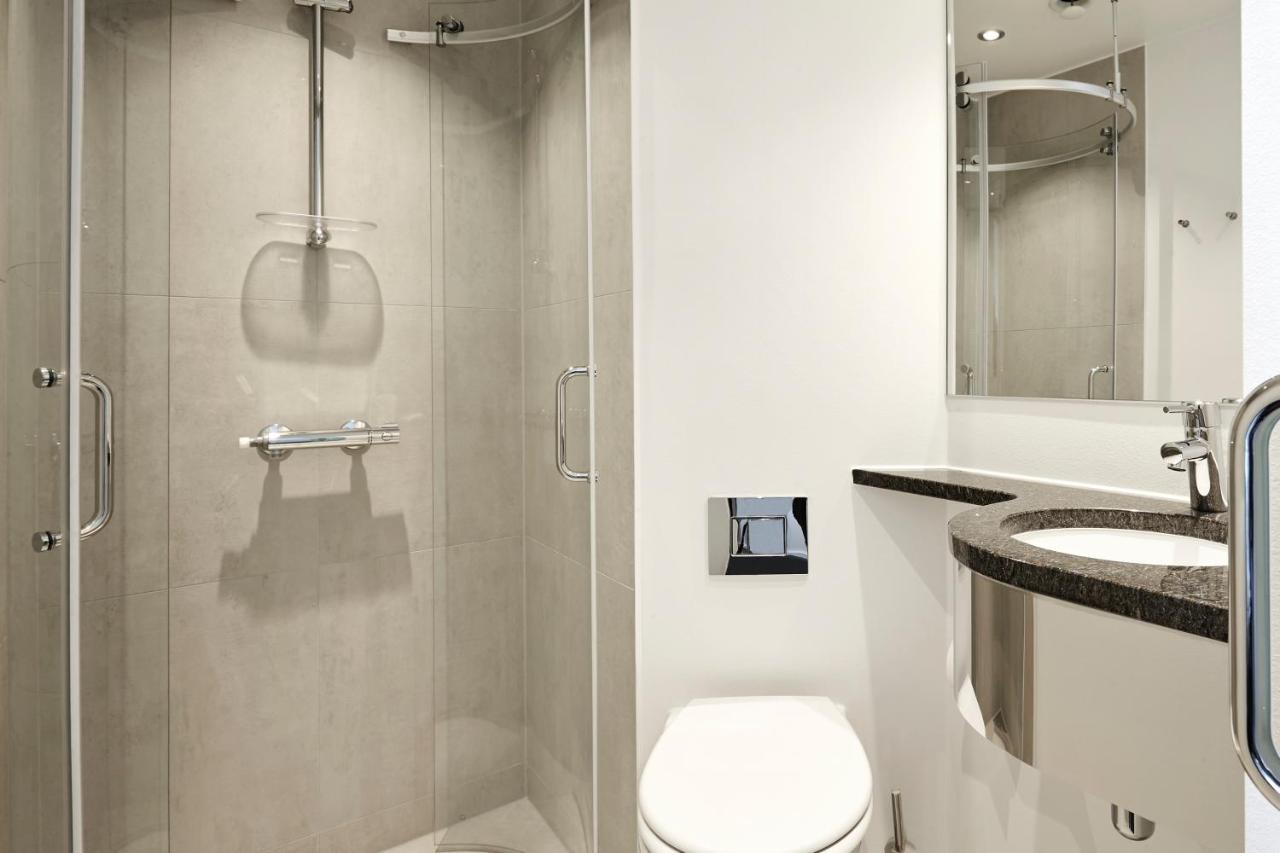 6 Bed Private Room Private Bathroom,1135610693:JPEG