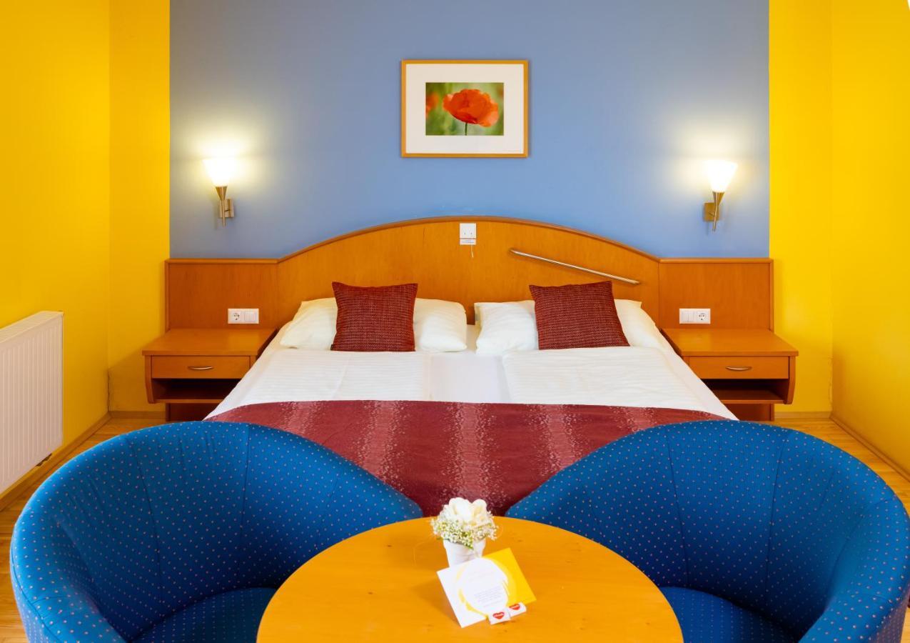 Zimmer mit Kingsize-Bett - Barrierefrei/befahrbare Dusche