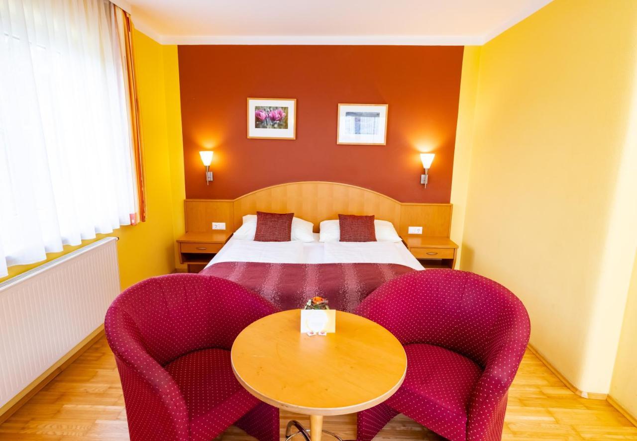 Doppelzimmer mit Balkon