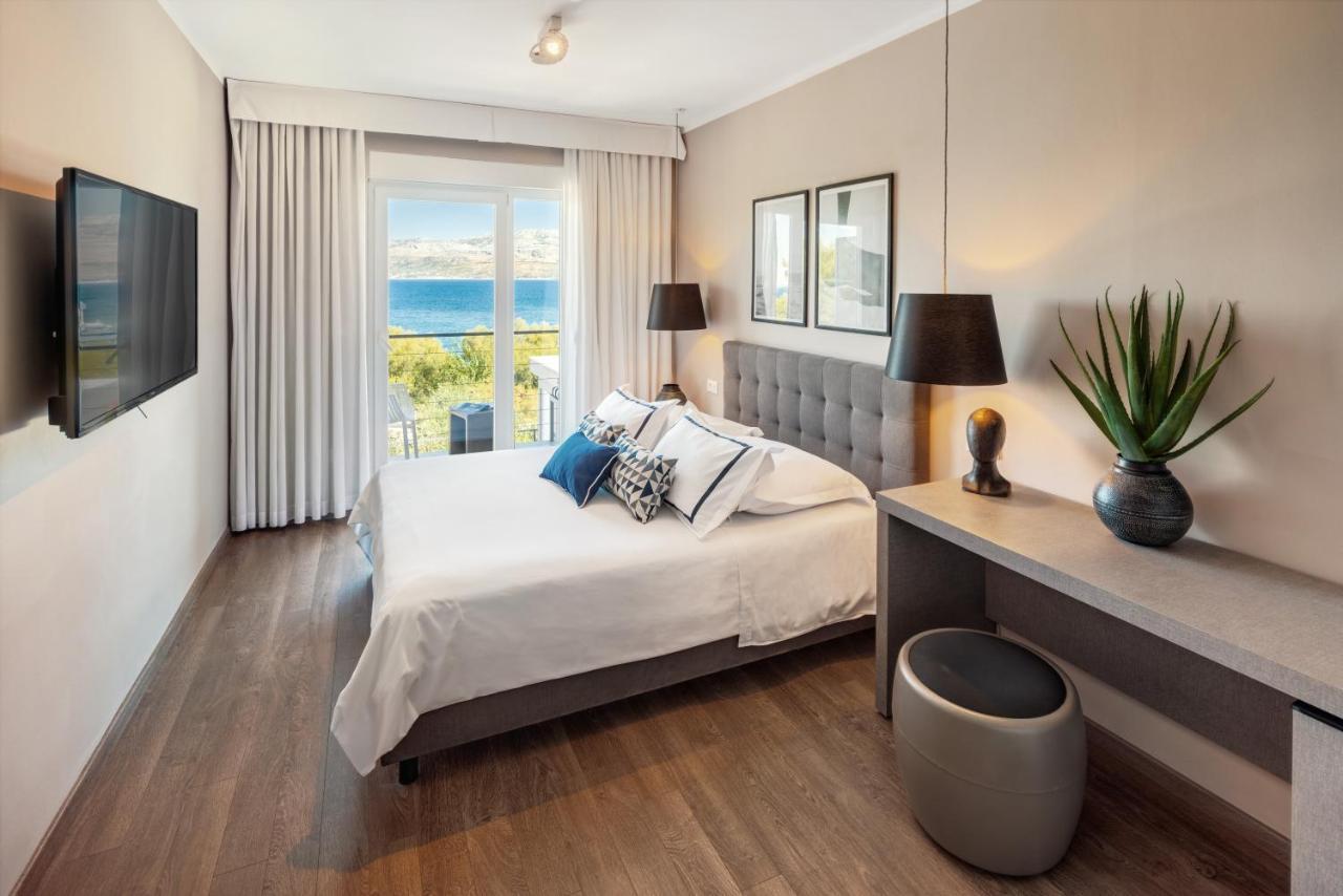 Schokoladen- & Weinpaket im Doppelzimmer mit Balkon und Meerblick