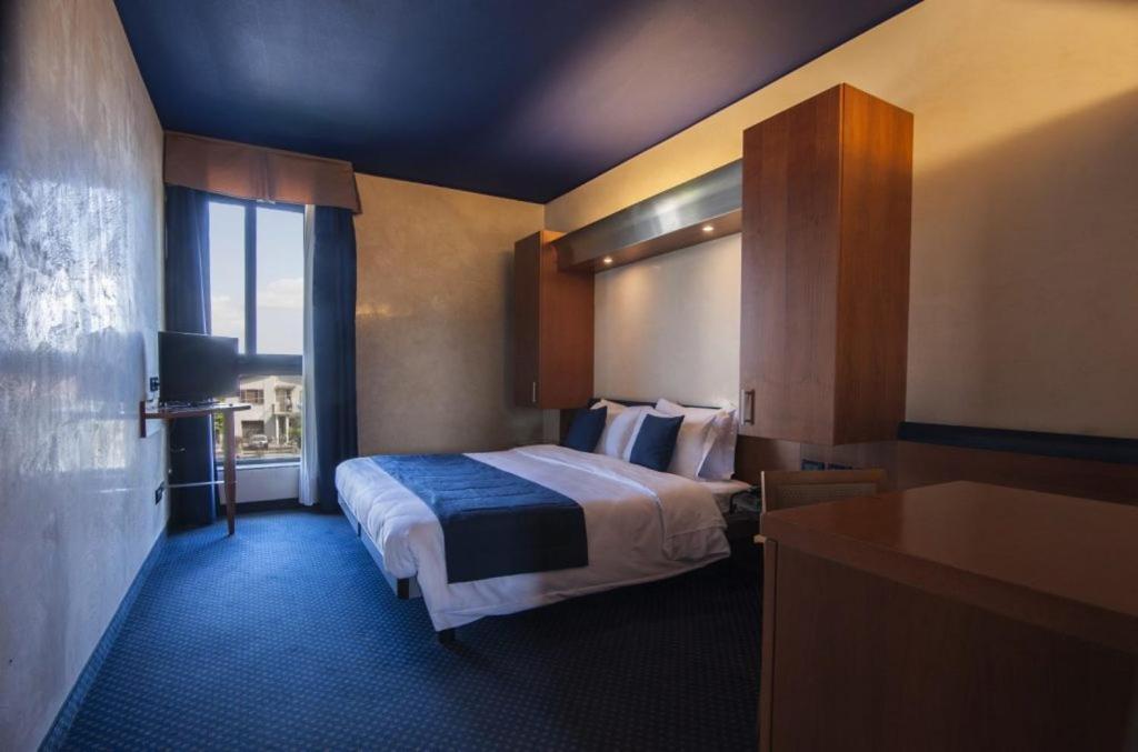 Double or Twin Room,154100206:JPEG