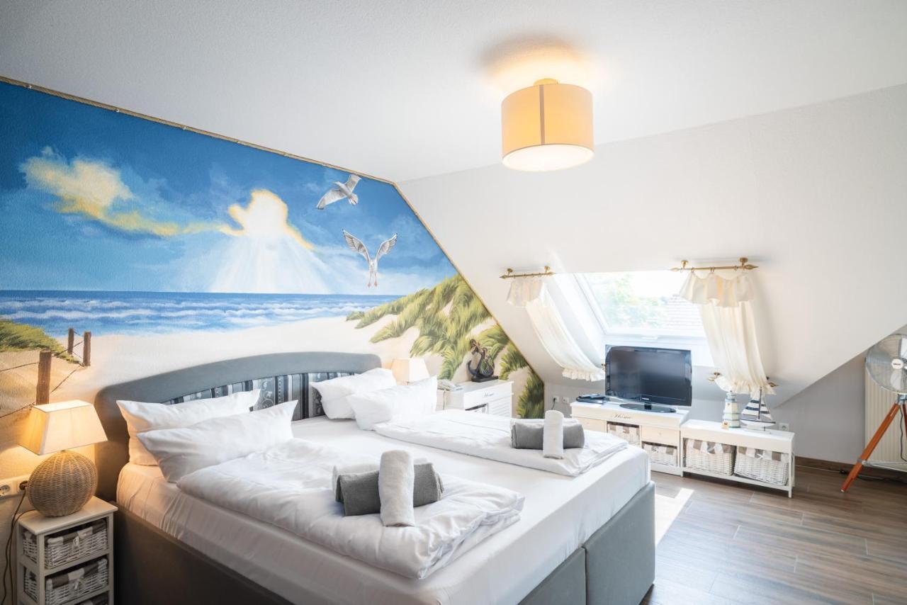 Suite with Hot Tub,1549876564:JPEG