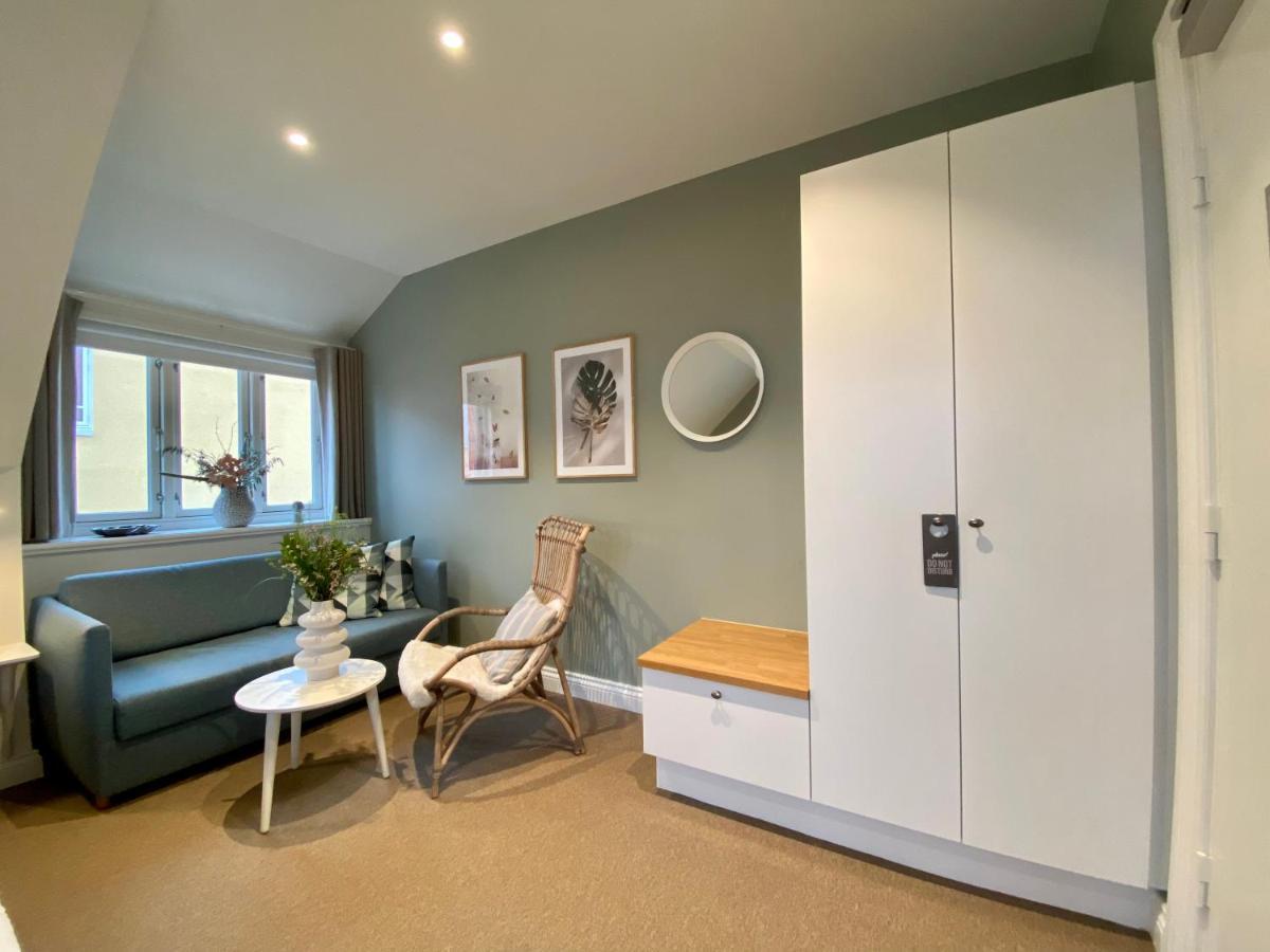 Deluxe Double Room,1169126902:JPEG