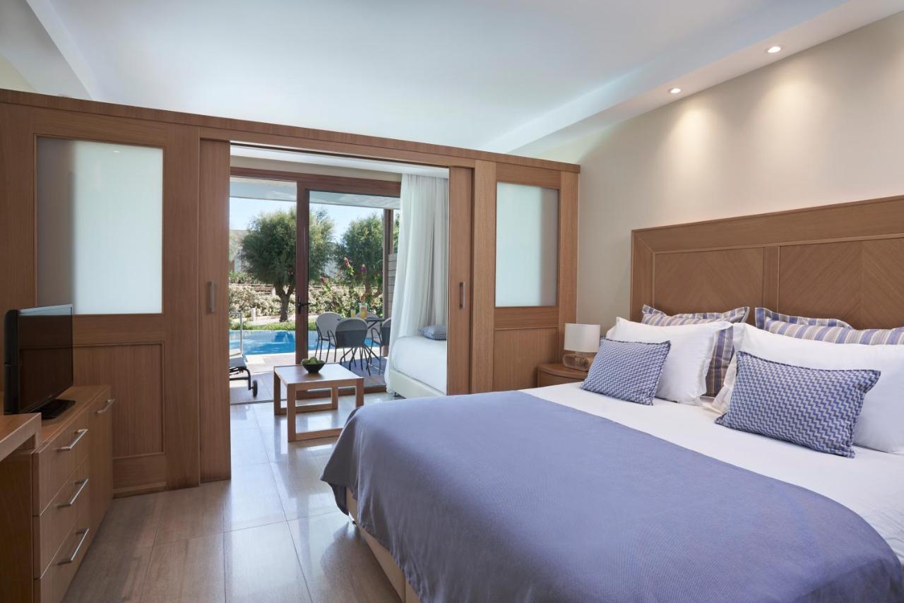 Familienzimmer mit Swim-up-Pool und Blick aufs Landesinnere