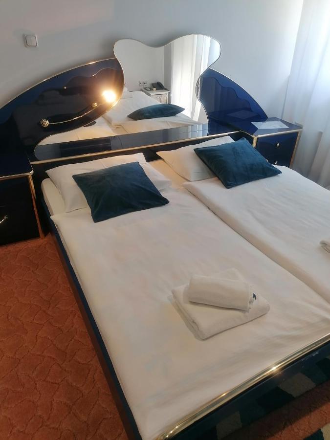 Double Room with Balcony,1195748854:JPEG