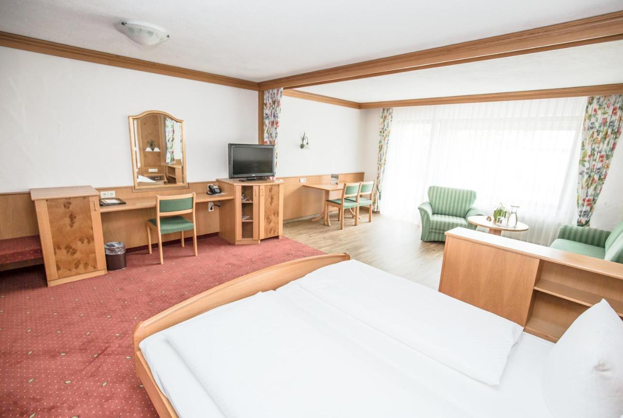 Family Suite (2 Adults + 2 Children),1207281415:JPEG