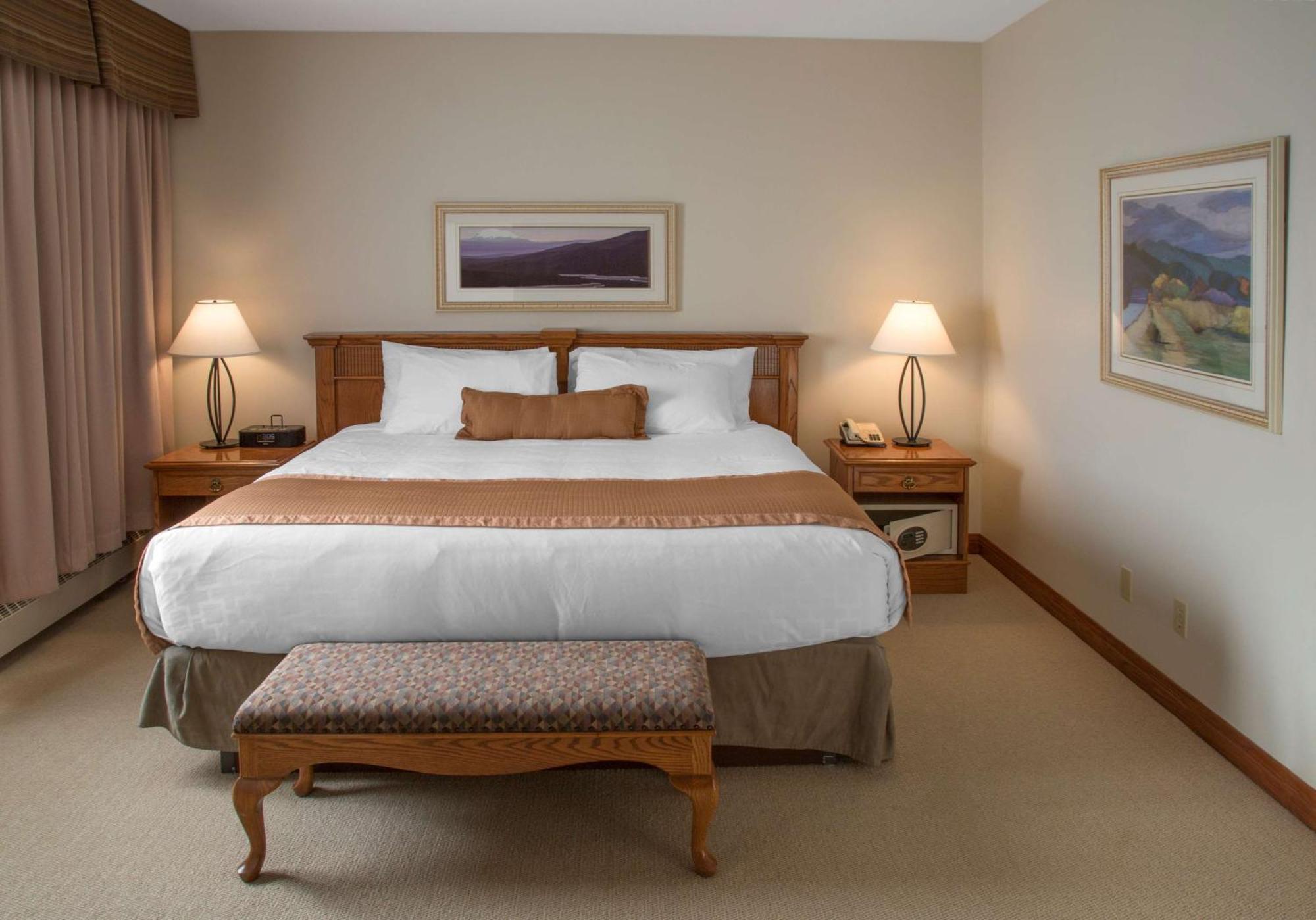 Suite mit Kingsize-Bett und Kamin