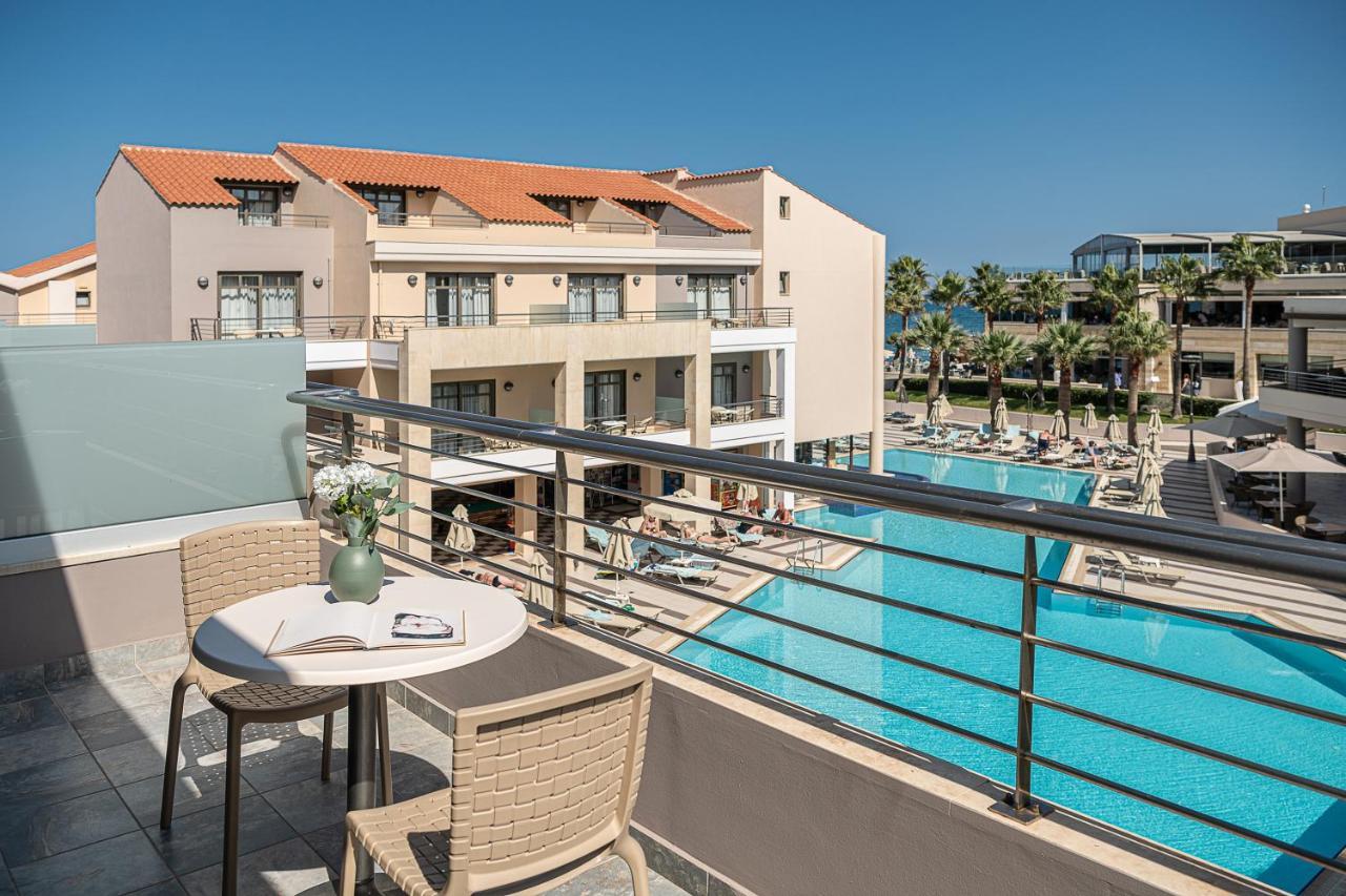 Apartment mit Poolblick