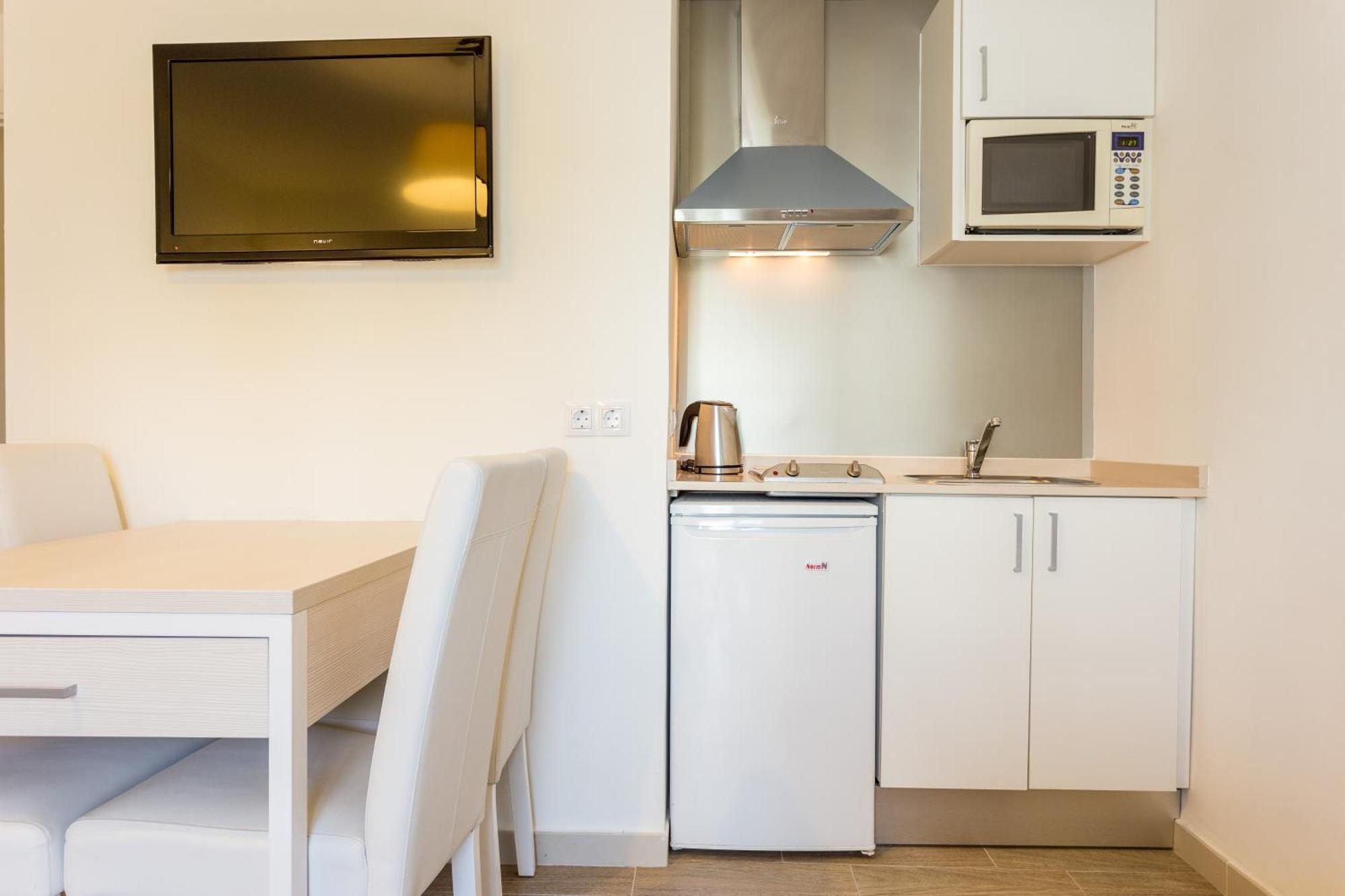 Apartment mit 1 Schlafzimmer (2 Erwachsene + 2 Kinder)