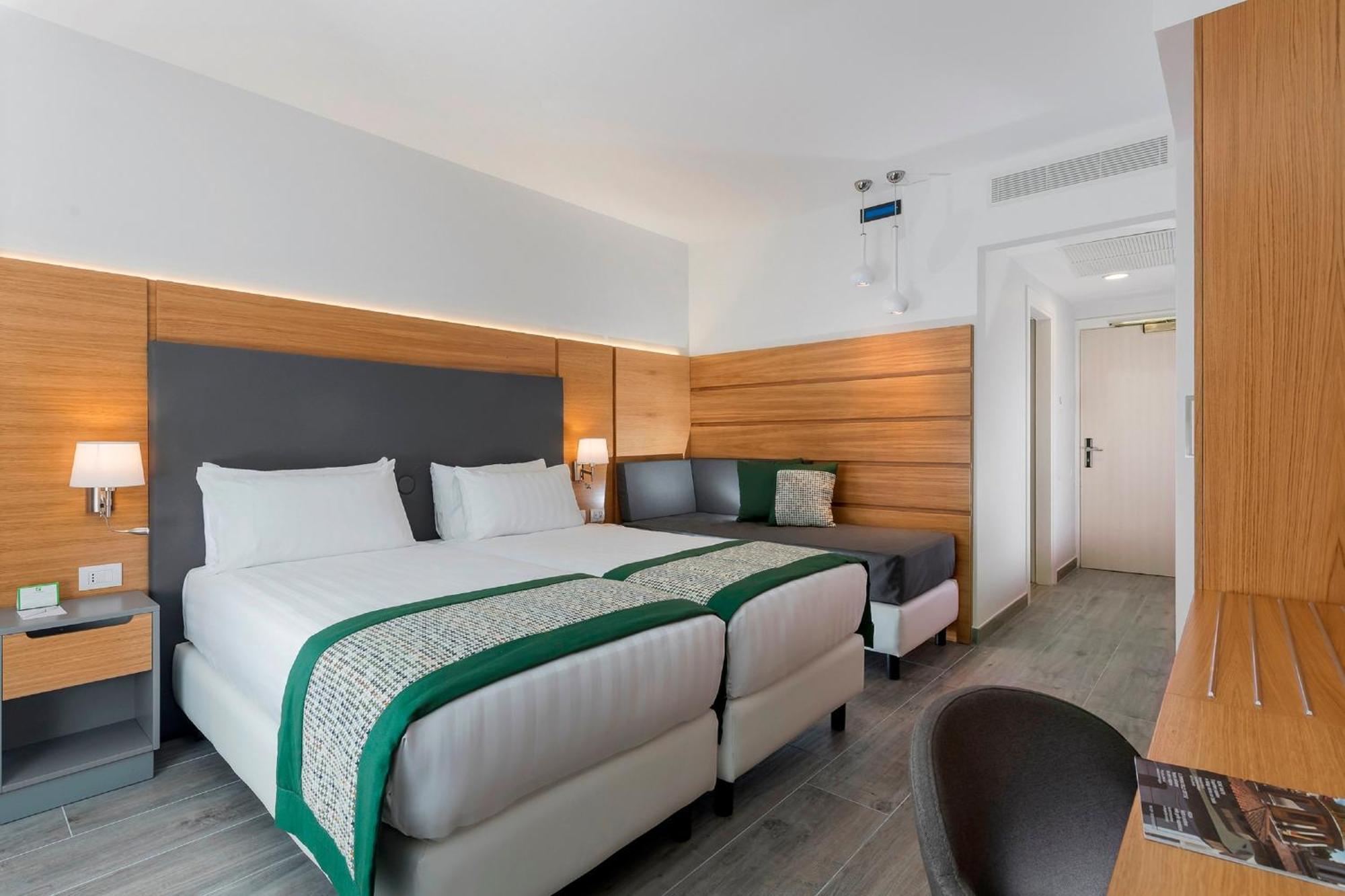 Premium Zweibettzimmer mit Schlafsofa