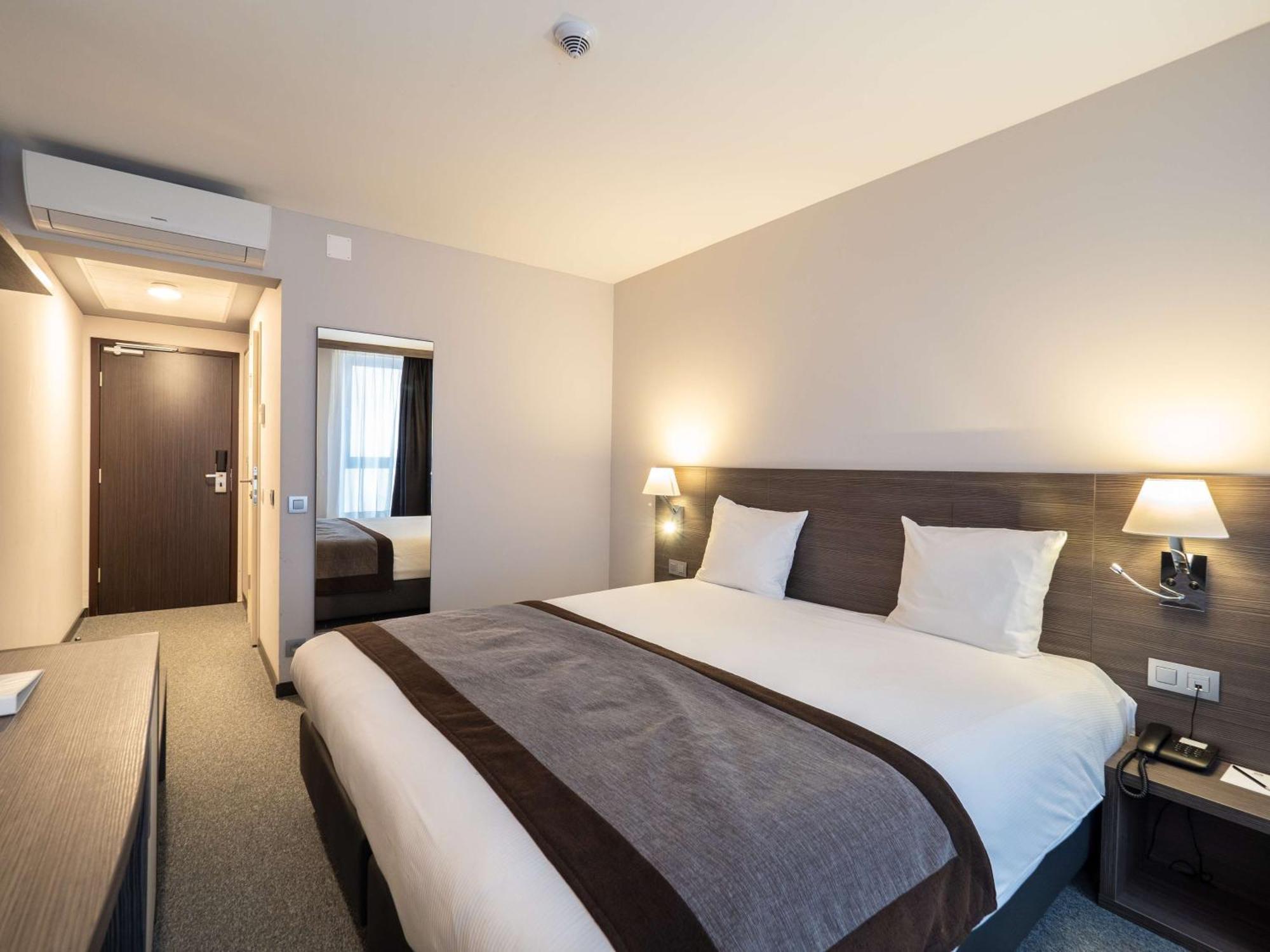 Standard Queen Room,1275382270:JPEG