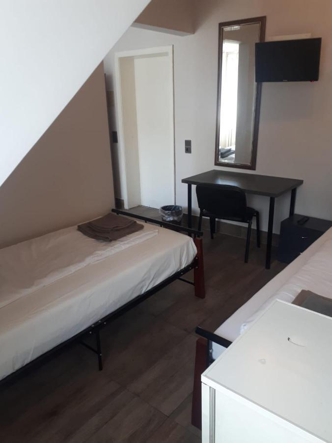 Triple Room,1288193896:JPEG