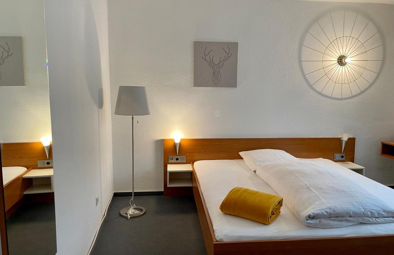Doppel-/Zweibettzimmer mit Bad