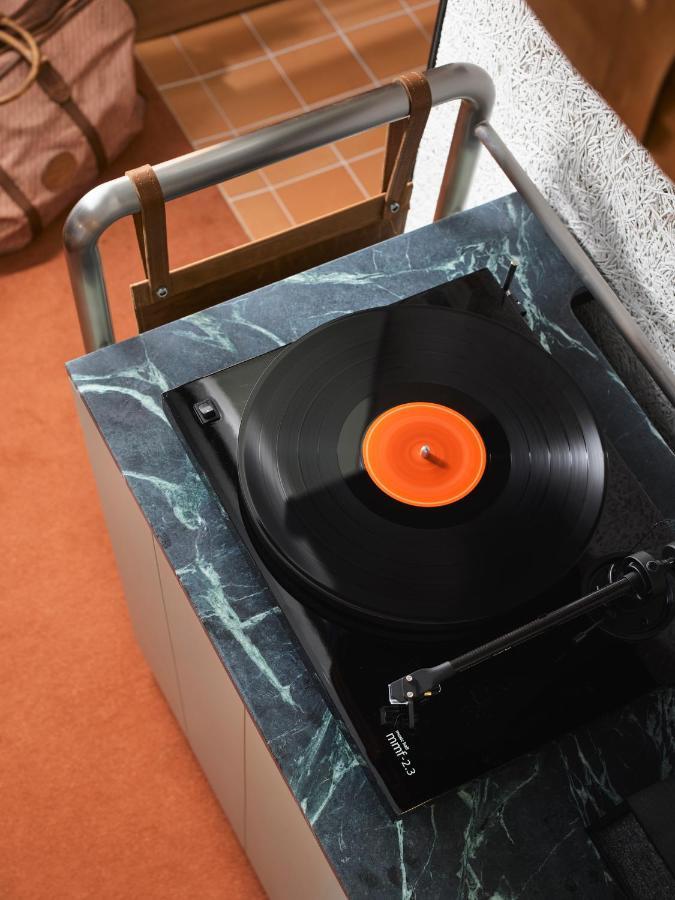 Medium Room,1300768609:JPEG