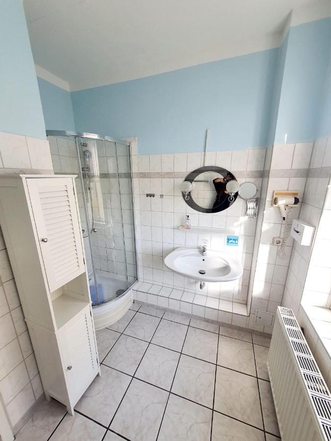 Double Room,1308832981:JPEG