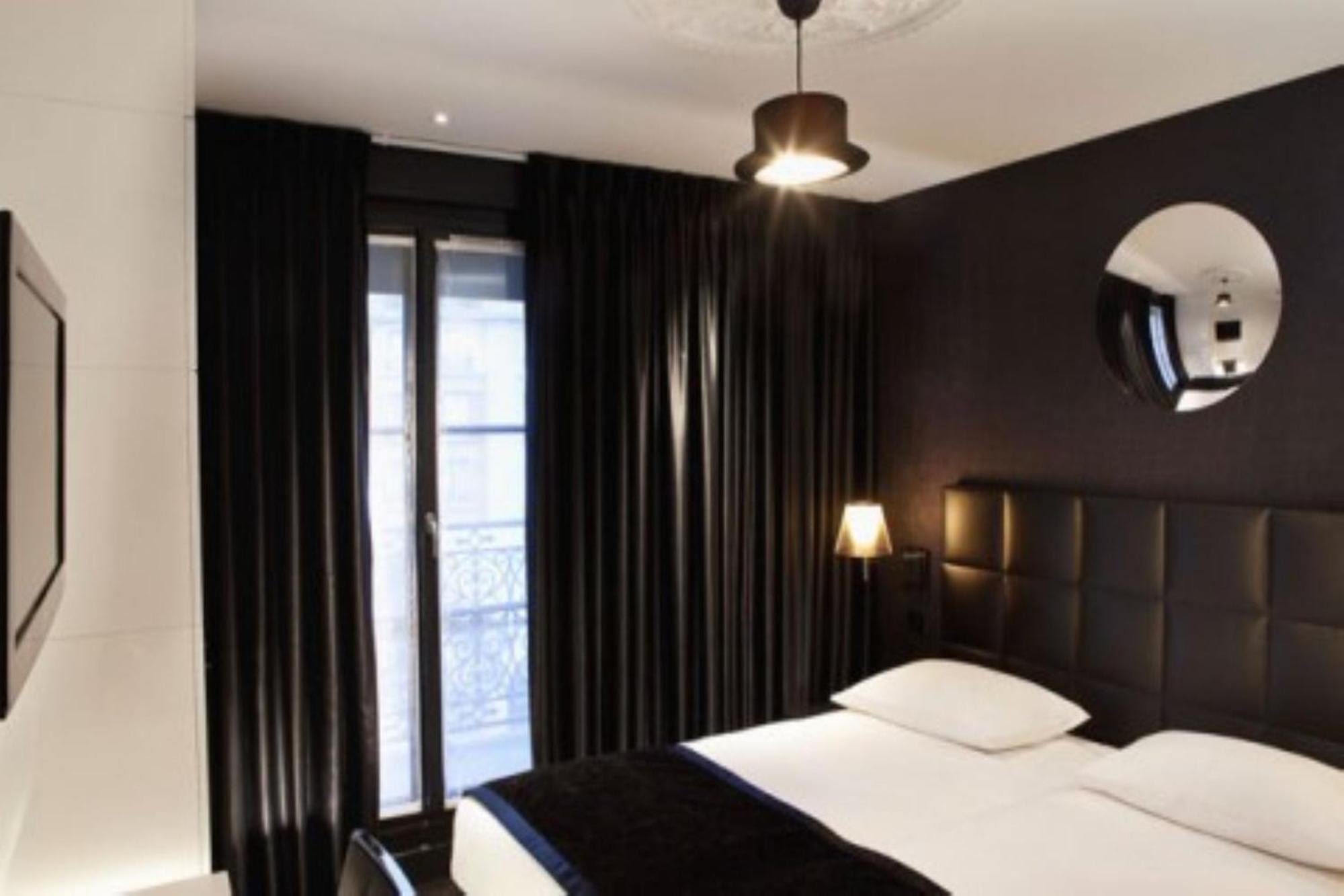 Superior Doppelzimmer mit Blick auf den Eiffelturm
