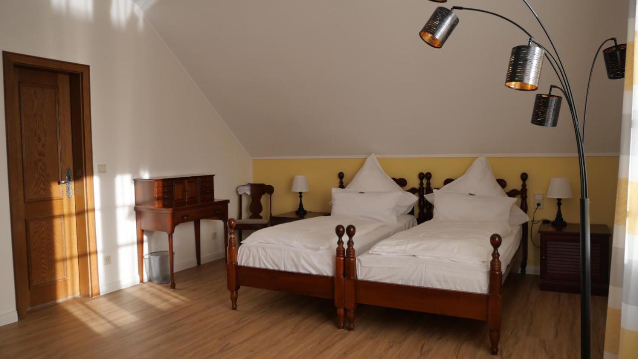 Doppelzimmer mit Balkon
