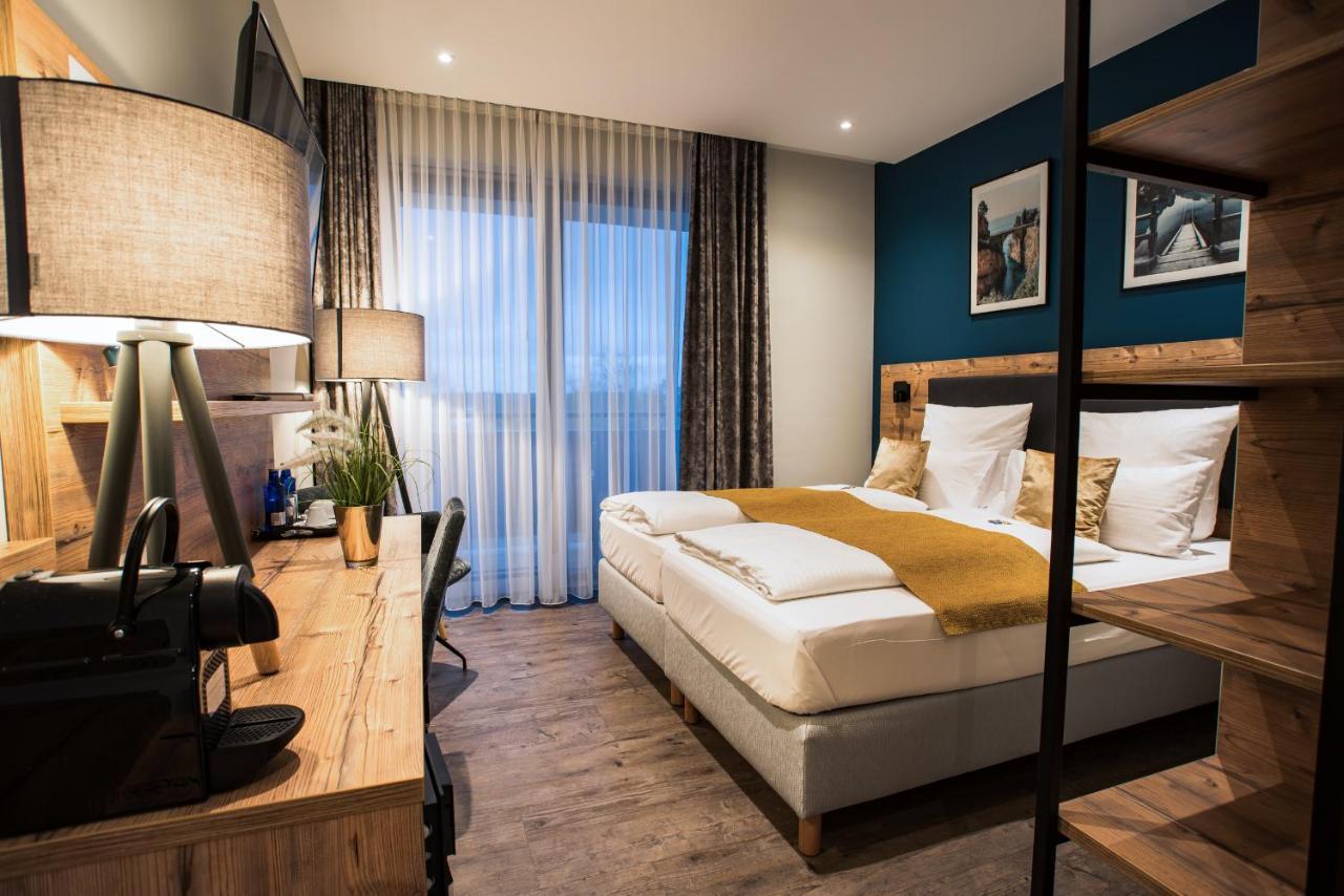 Doppelzimmer mit Balkon