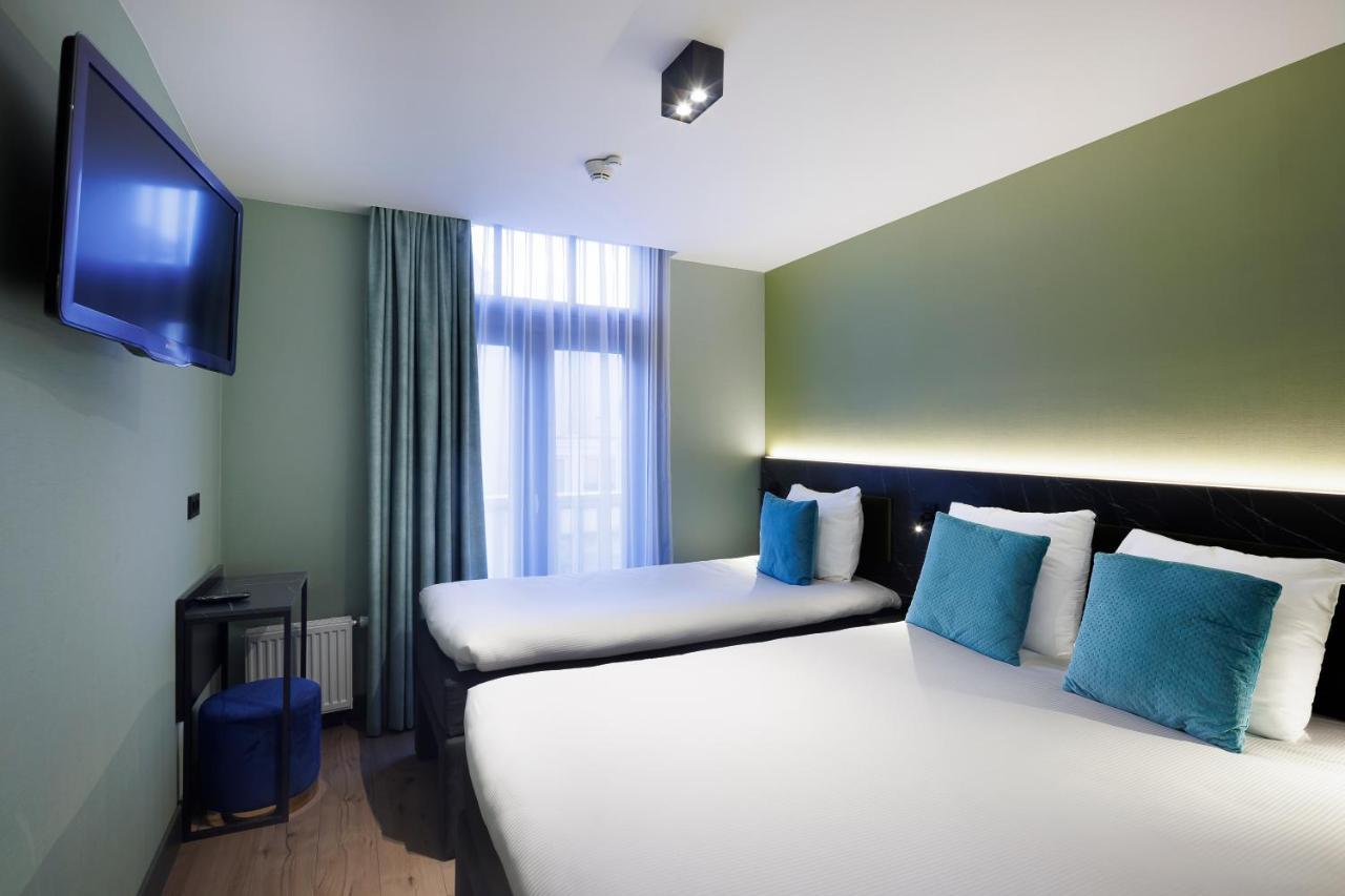 Dreibettzimmer mit eigenem Bad