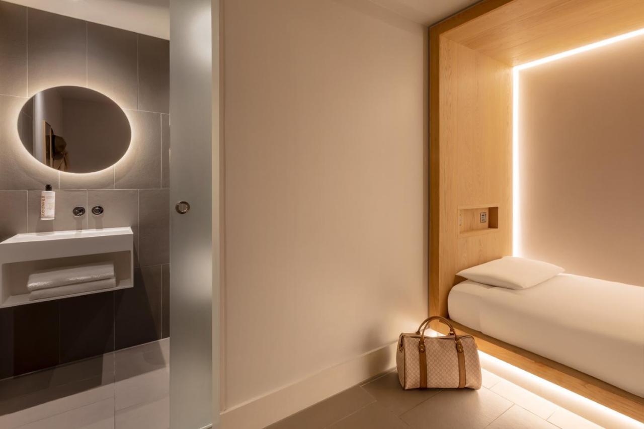 Cocoon Zimmer 1