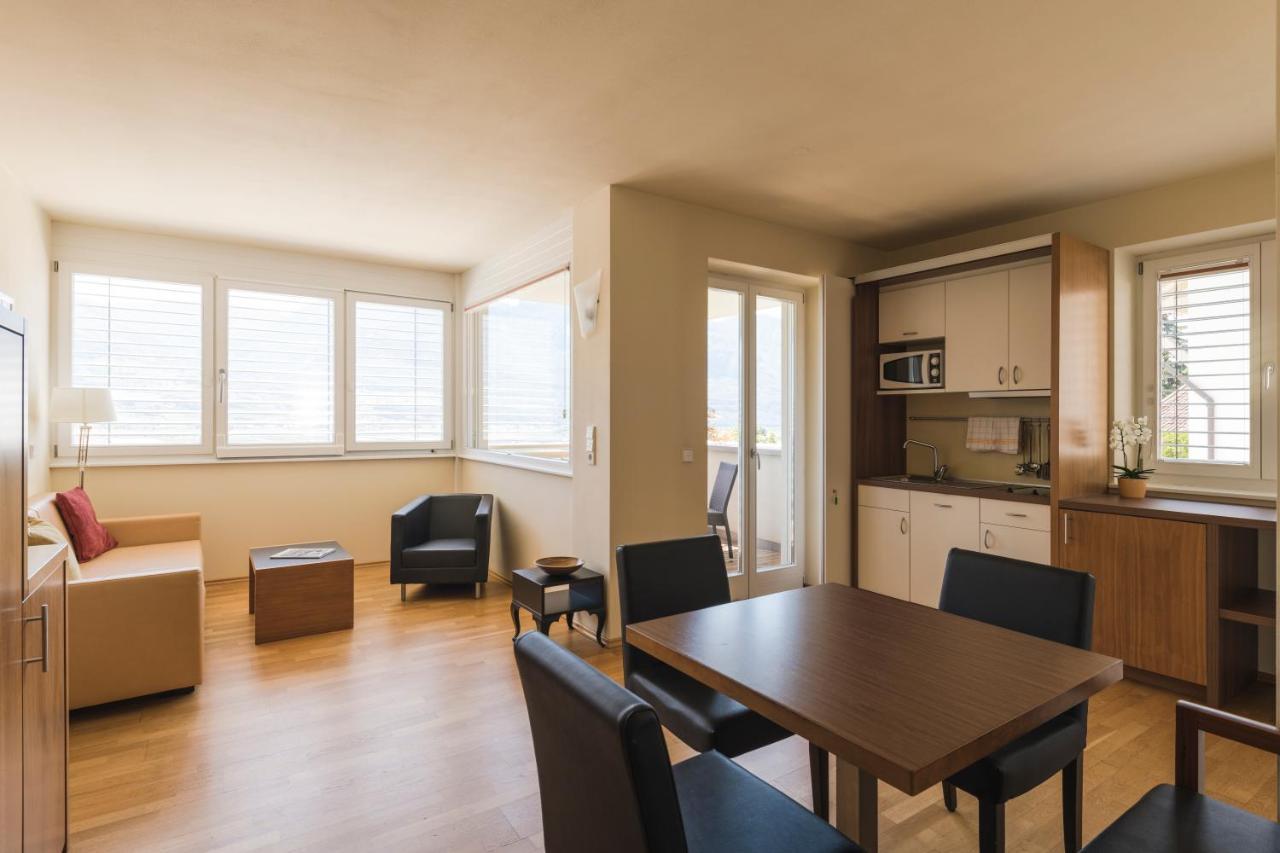 Deluxe Two-Bedroom Apartment