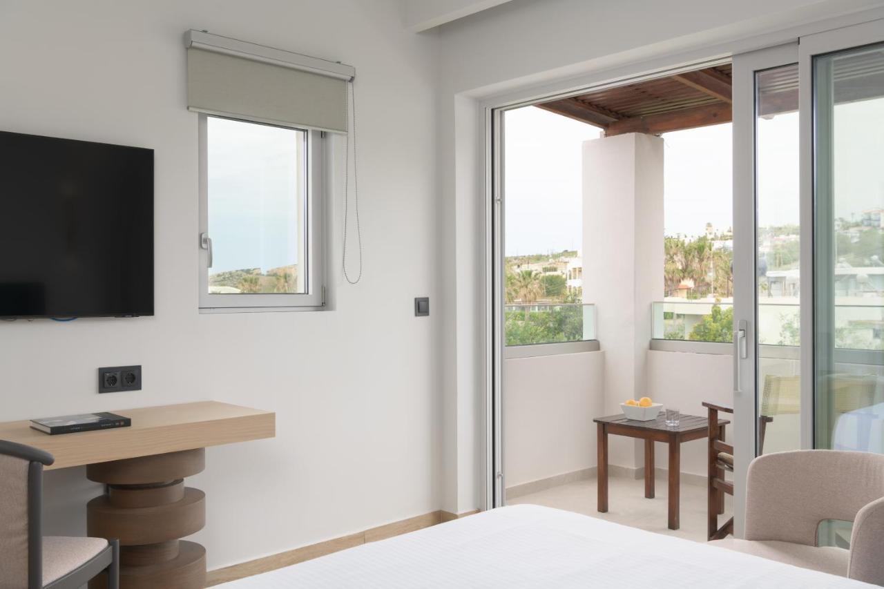 Double or Twin Room Side Sea View
