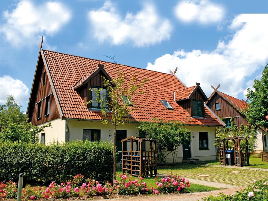 Three-Bedroom House,1233479336:JPEG
