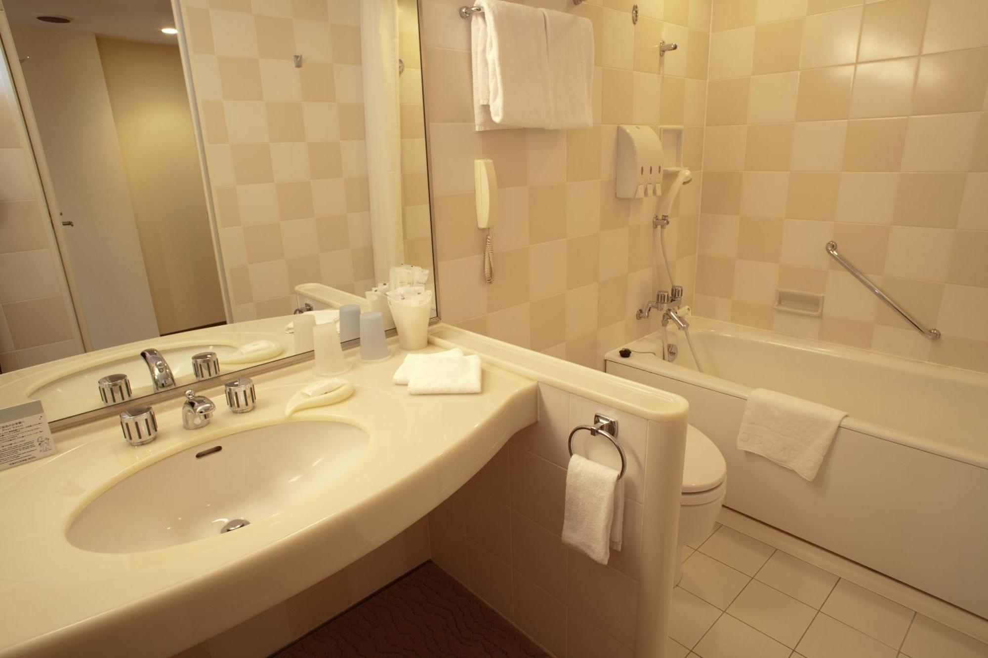 20. bis 22. Etage Doppelzimmer B - Nichtraucher (mit Frühstück / für Kinder unter 6 Jahren wird ein Aufpreis für das Frühstück berechnet)