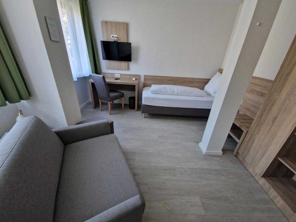 Zweibettzimmer mit Bad