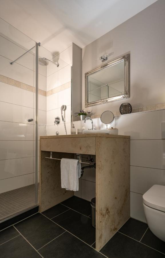 Double Room,1487445085:JPEG