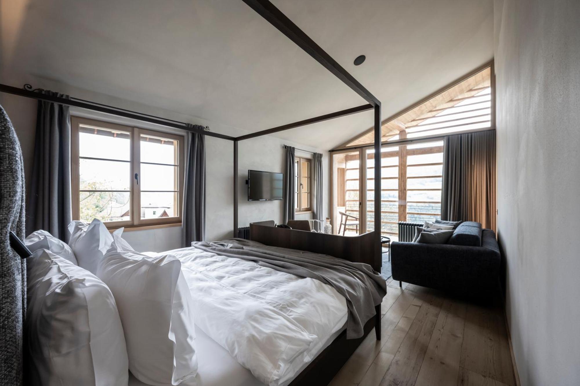 Suite with Balcony,1499736700:JPEG