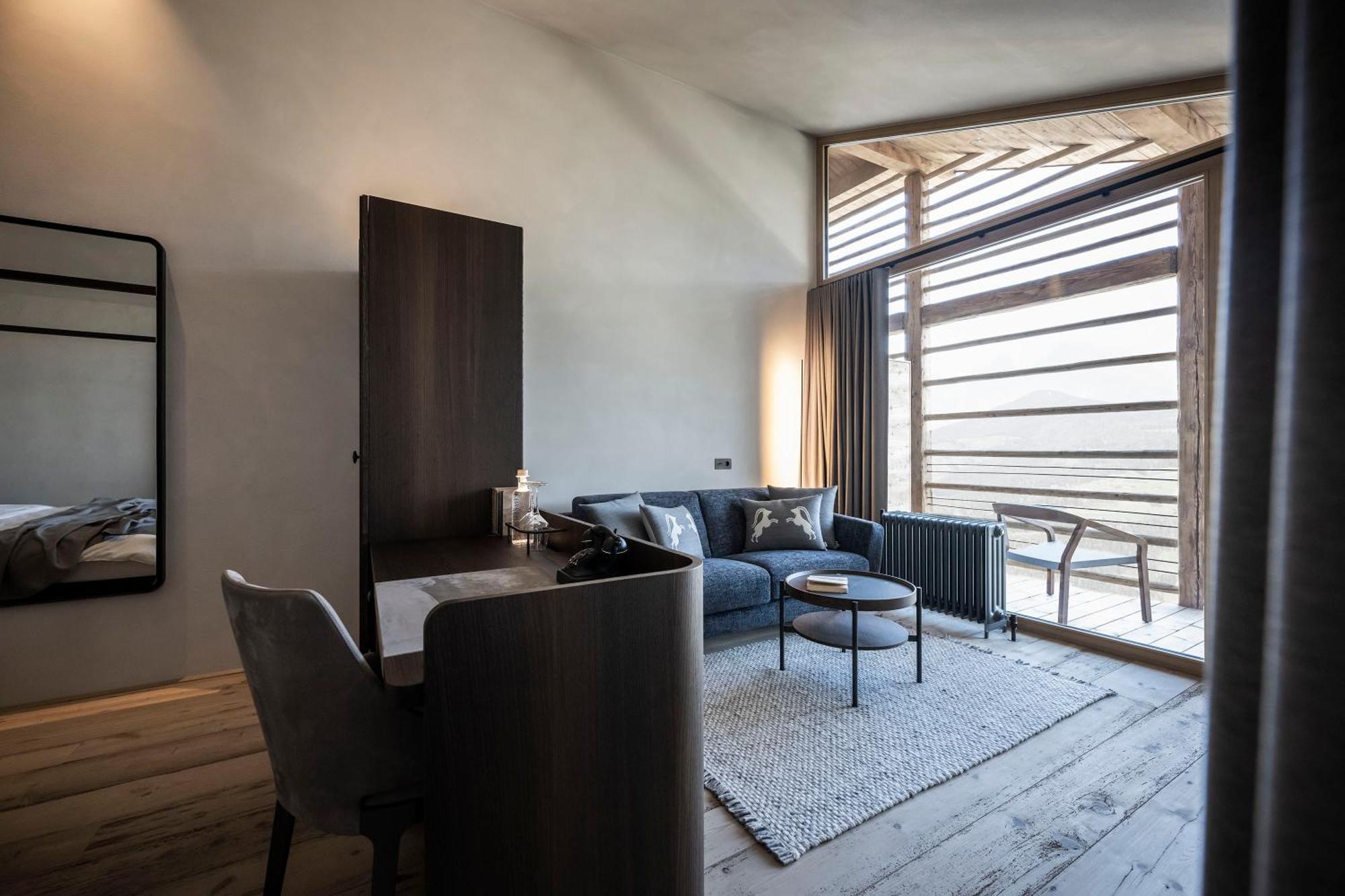 Deluxe King Suite