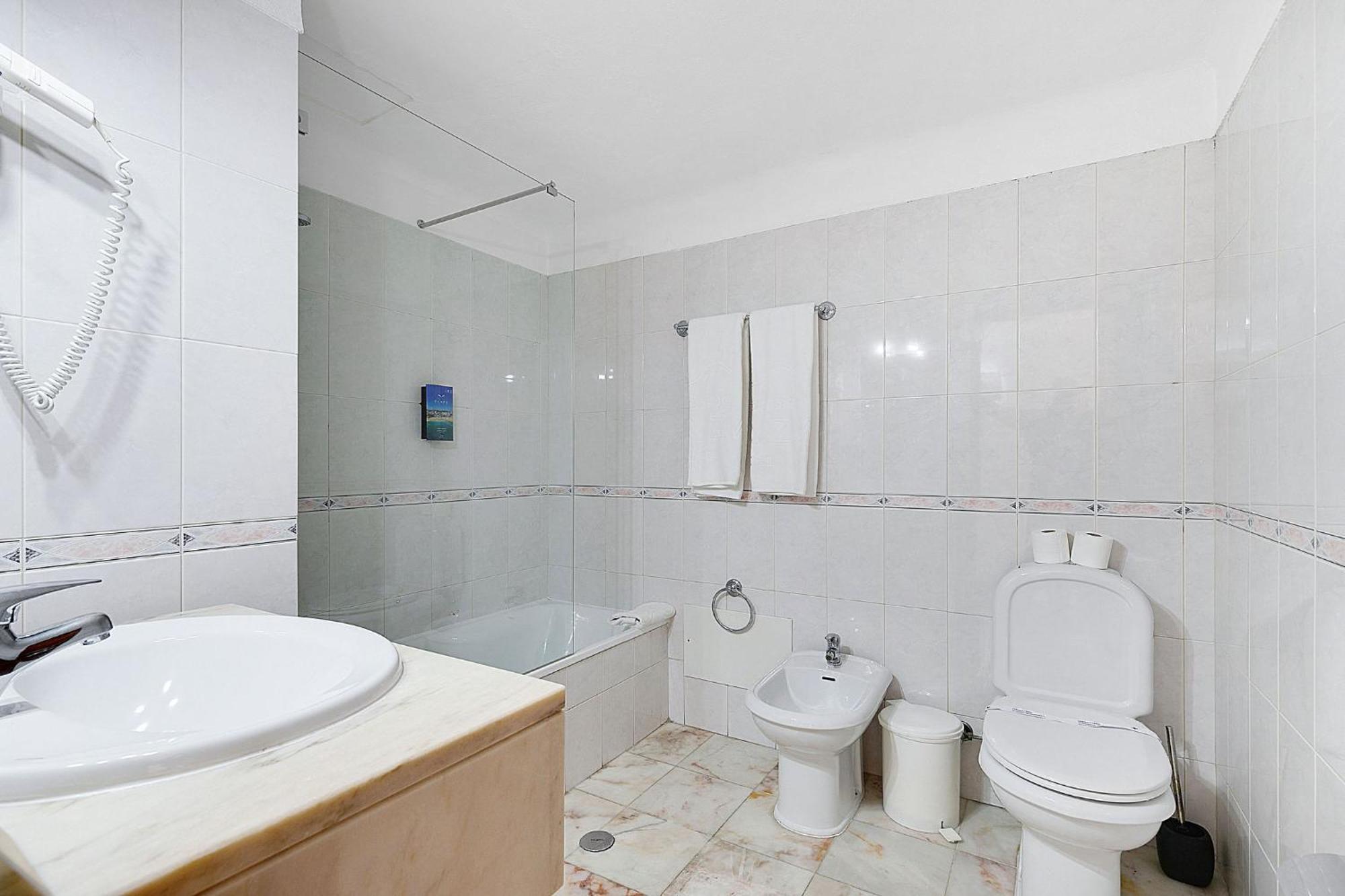 Double or Twin Room with Pool View,1516443346:JPEG
