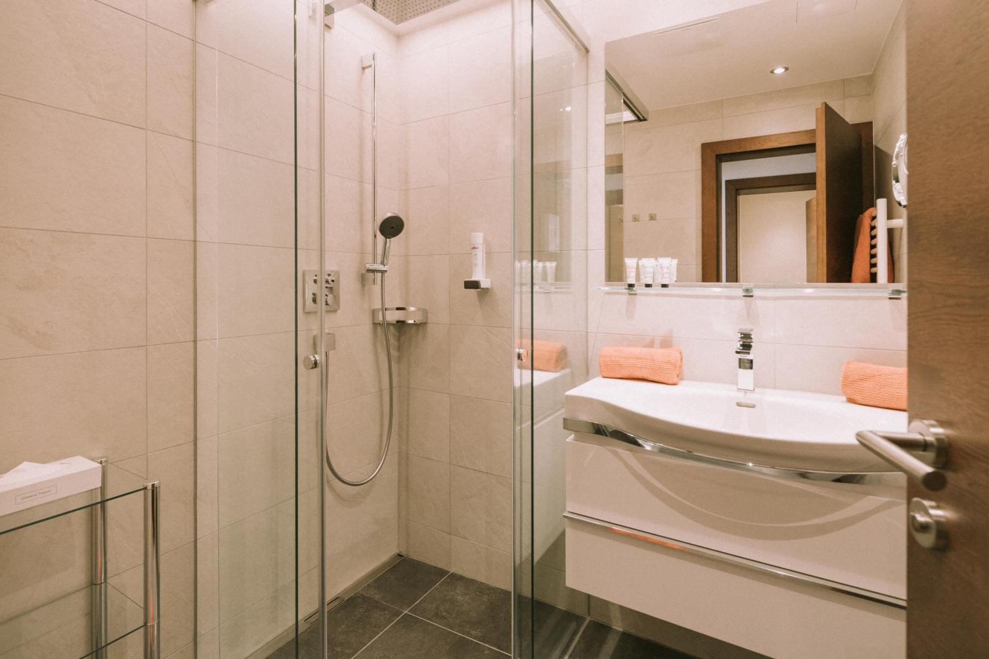 One-Bedroom Suite,1536890440:JPEG