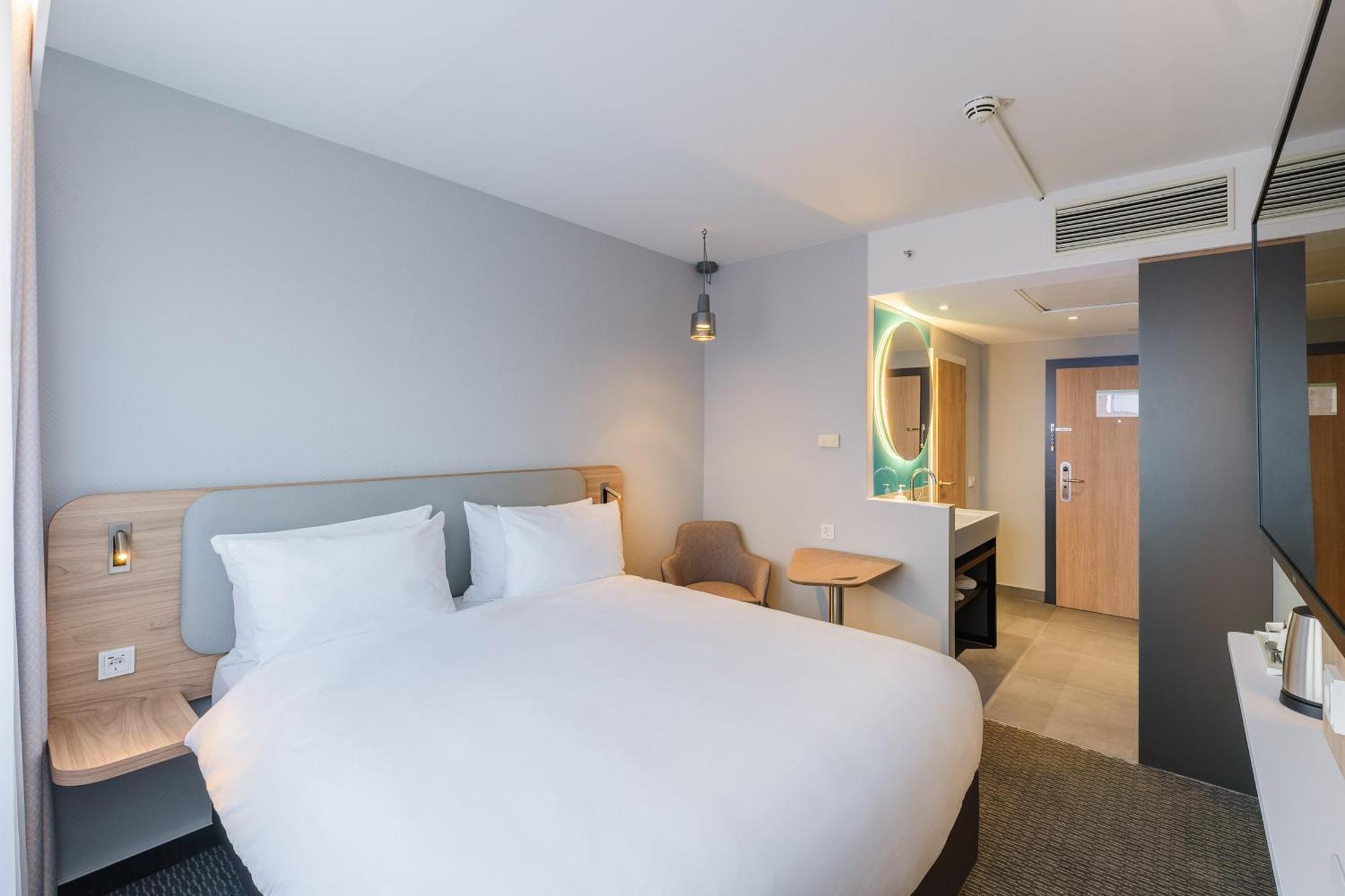 Standard King Room,1537855561:JPEG