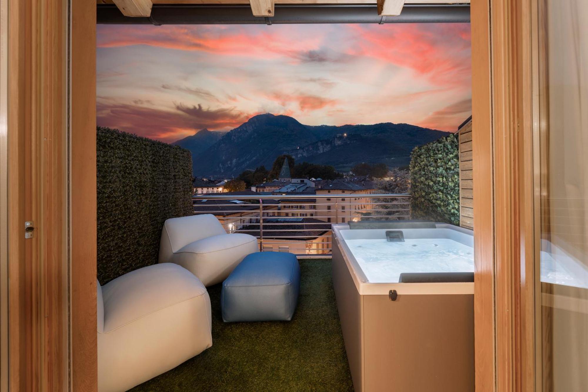 Suite mit Küchenzeile und Whirlpool