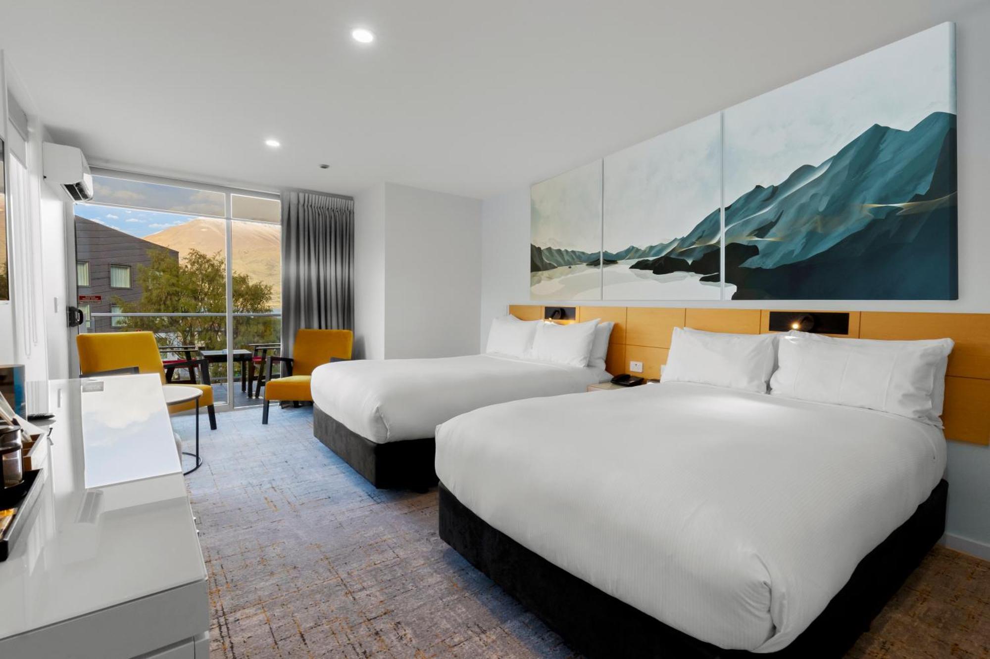Superior Room Two Double Beds – Mountain View
