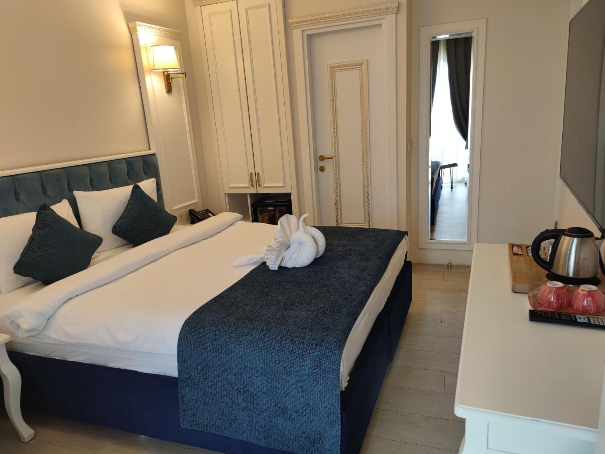 Deluxe Doppelzimmer mit seitlichem Meerblick