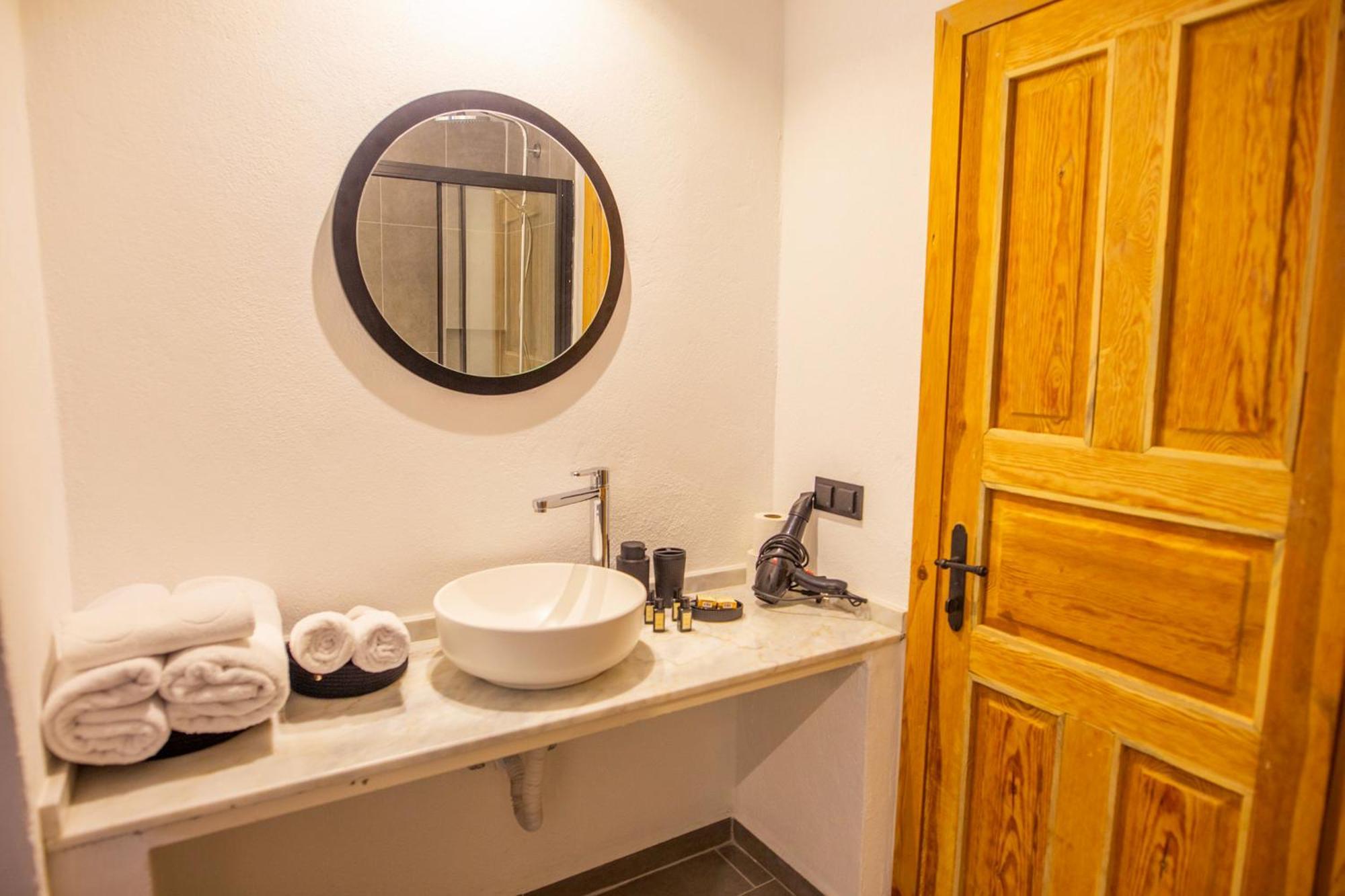 Doppelzimmer mit Whirlpool-Badewanne