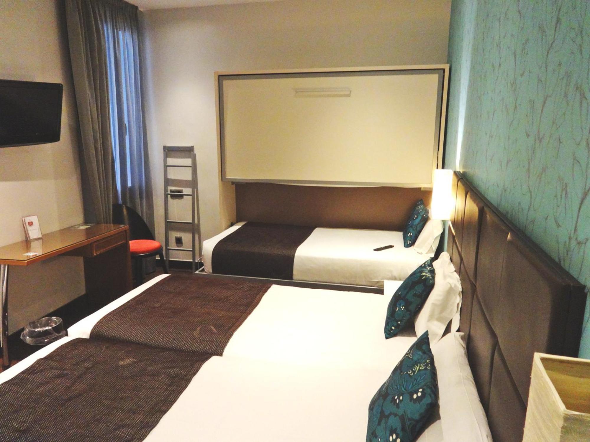 Classic Quadruple Room,1557330256:JPEG