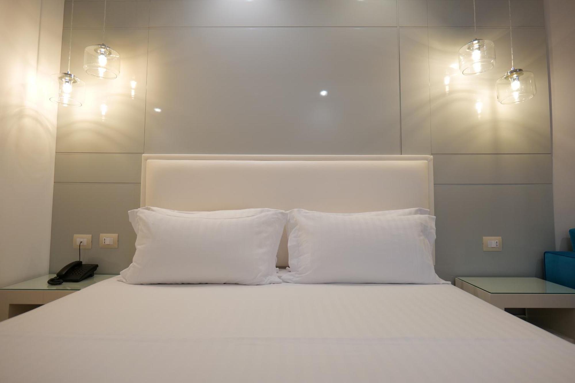 Deluxe Double Room with Balcony,1559293966:JPEG